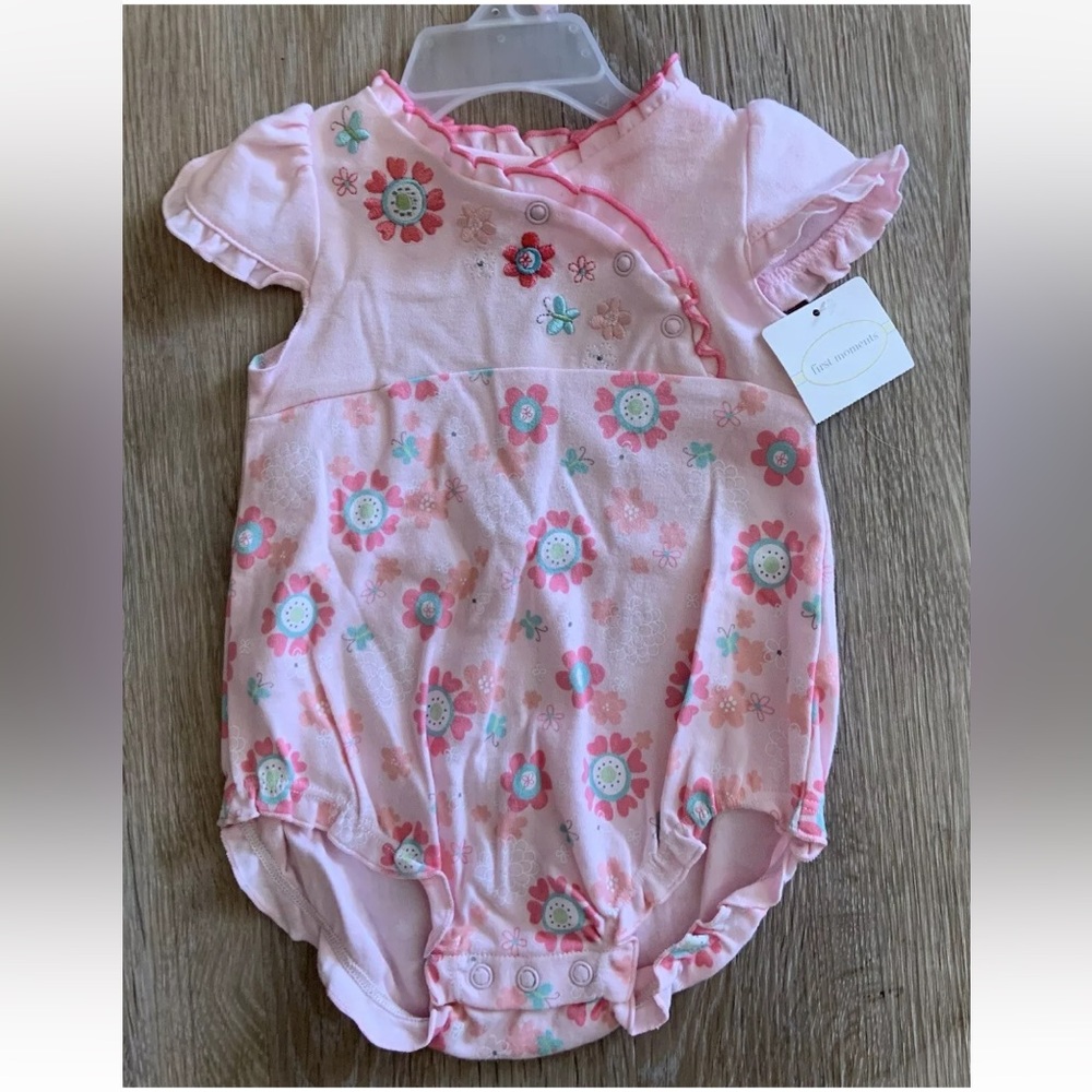 (NWT) First Moments Girl’s Size 3-6 Months Sweet Floral Cap Sleeve Romper